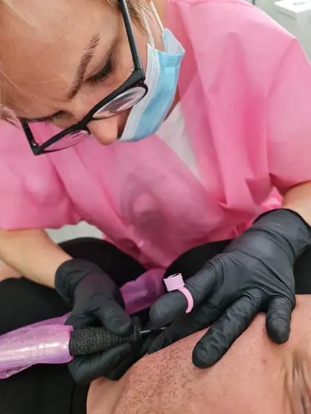 Sorgfalt und Präzision bei der Haarpigmentierung MHP